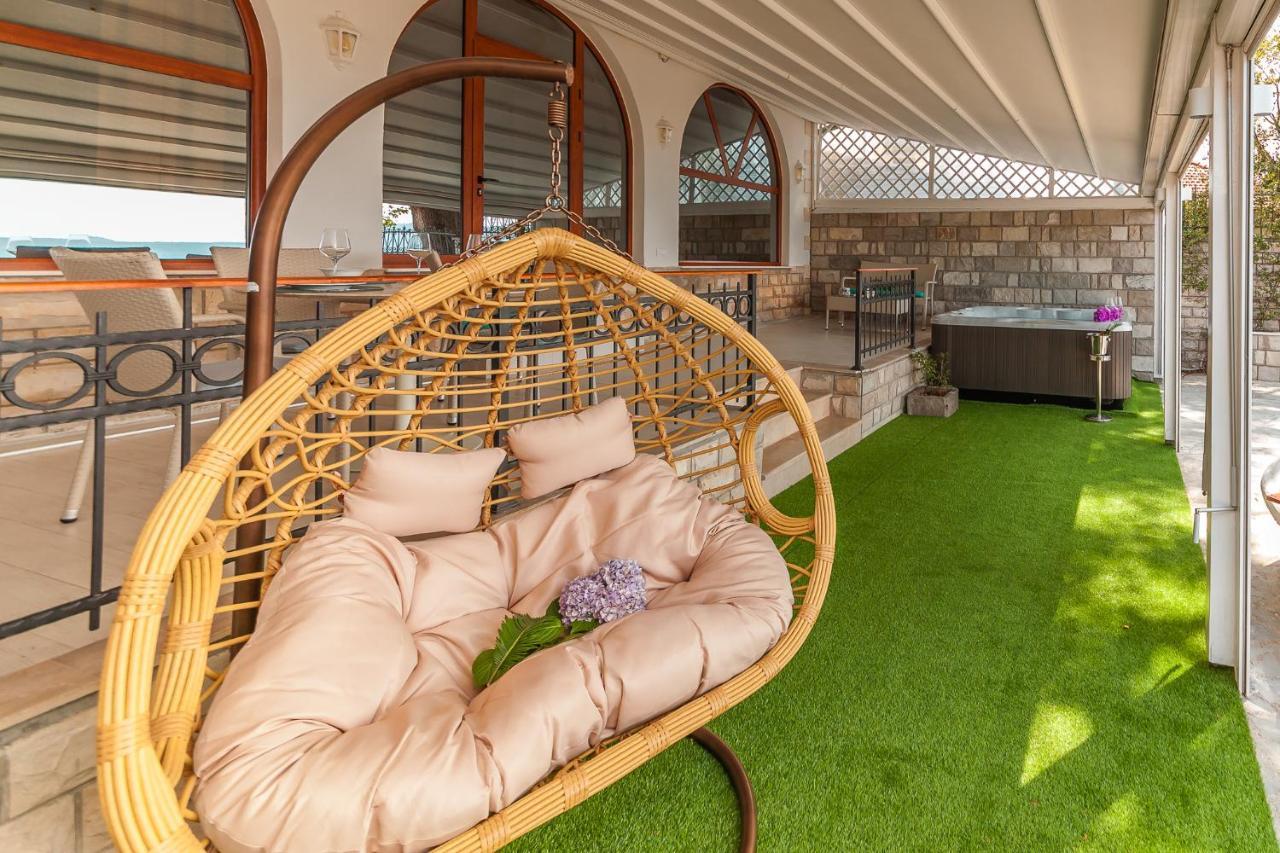 Apartments Belvedere แฮร์เซ็ก-โนวี ภายนอก รูปภาพ