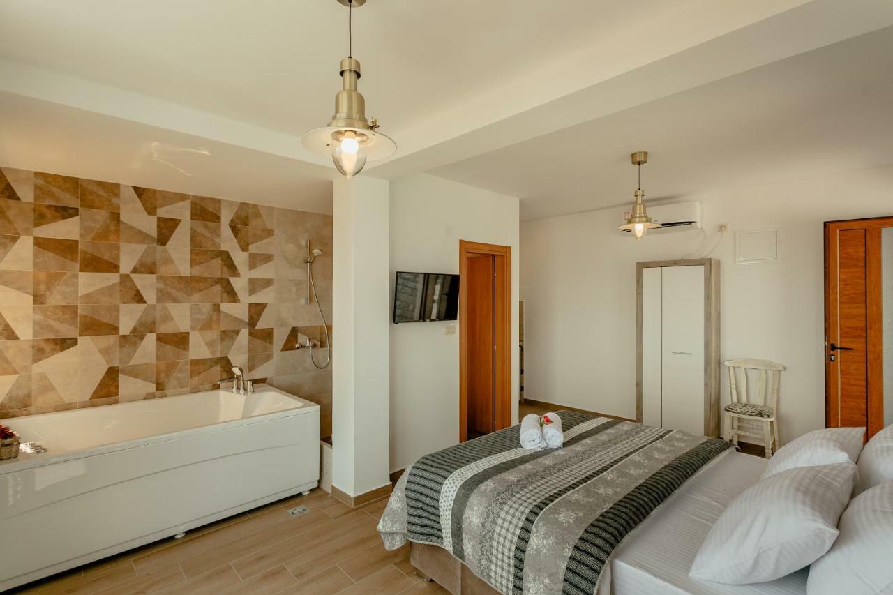 Apartments Belvedere แฮร์เซ็ก-โนวี ภายนอก รูปภาพ