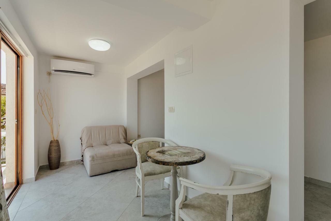 Apartments Belvedere แฮร์เซ็ก-โนวี ภายนอก รูปภาพ