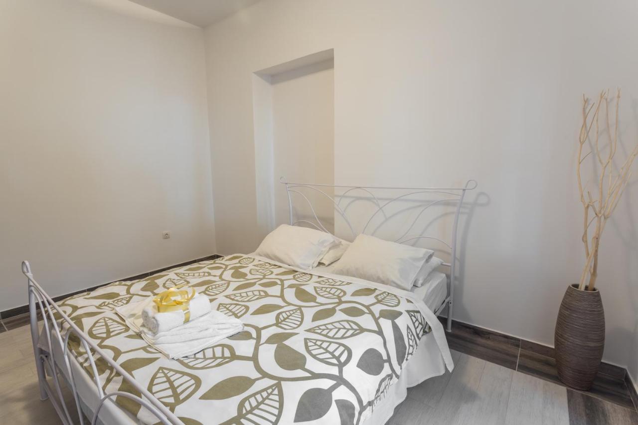 Apartments Belvedere แฮร์เซ็ก-โนวี ภายนอก รูปภาพ